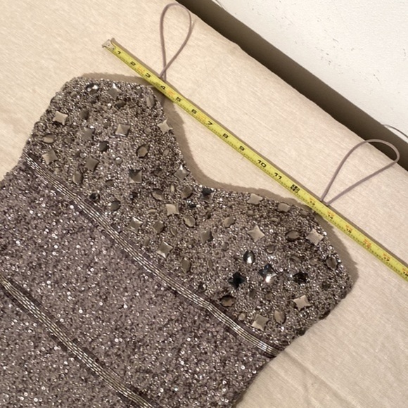 Aidan Mattox Party Dress sequined and beaded spaghetti straps in Platinum size 8 - Picture 12 of 13